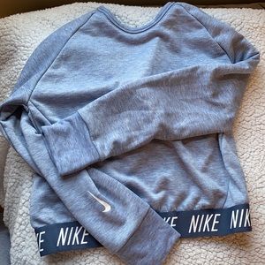 Nike Cropped sweater